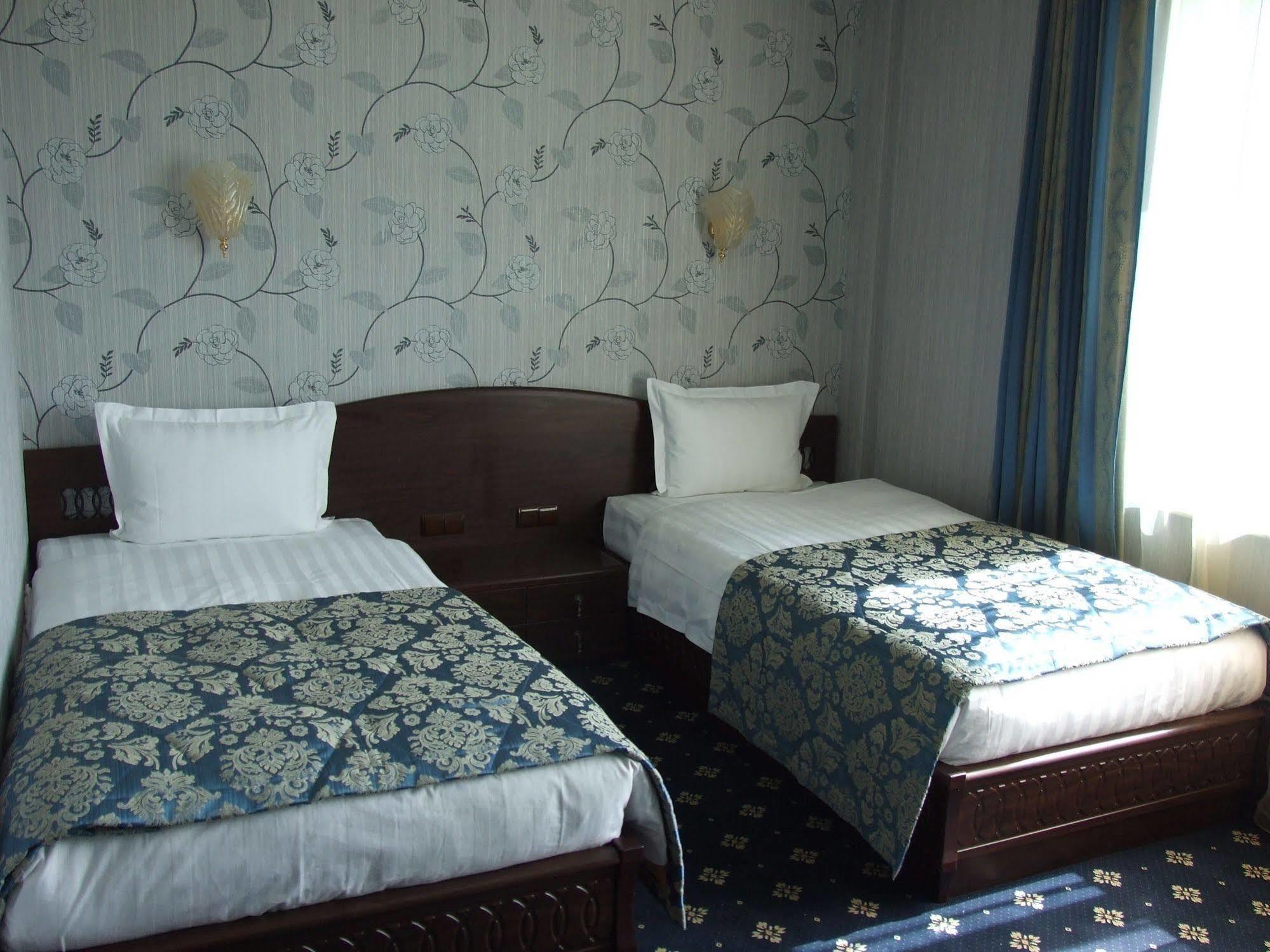 Royal Palace Hotel Almatı Oda fotoğraf